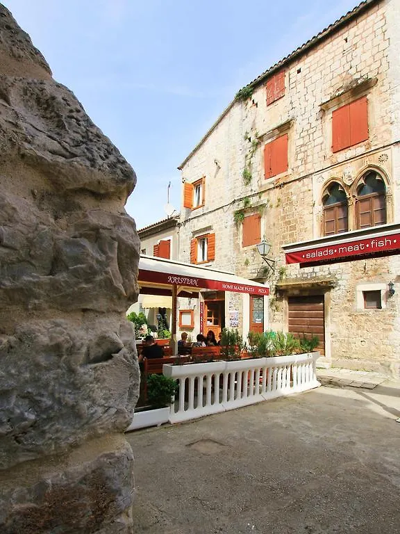 Villa Ivanka Trogir 3*,  Croatia